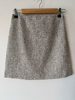 Club Monaco Speckled Cream and Black Tweed Centie Skirt 00